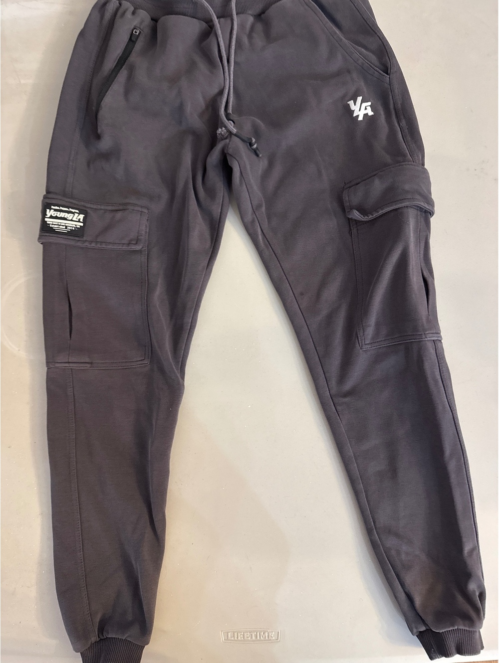 Young LA men’s grey jogger sweatpants size medium